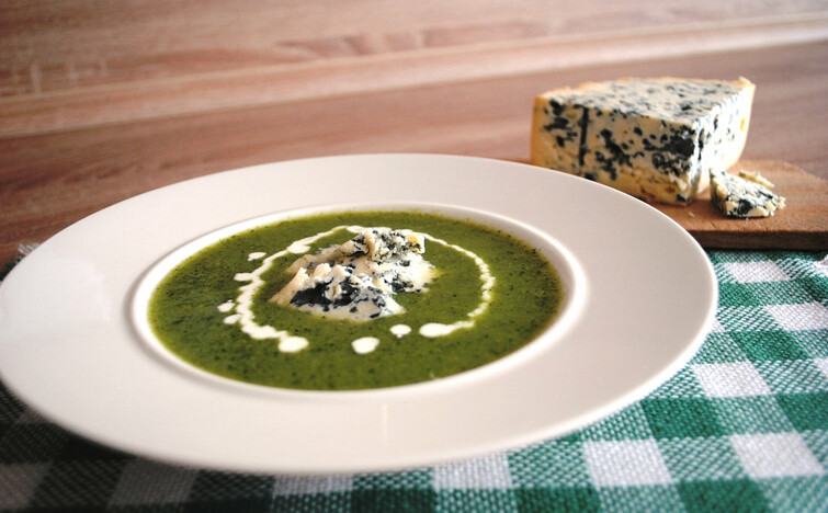 Brokolicová polévka s Jihočeskou nivou