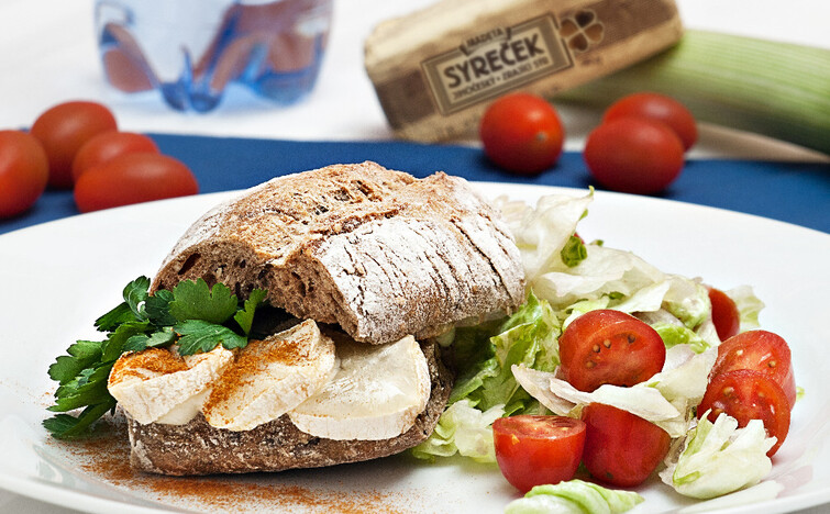 Zapečená bageta s Jihočeským syrečkem